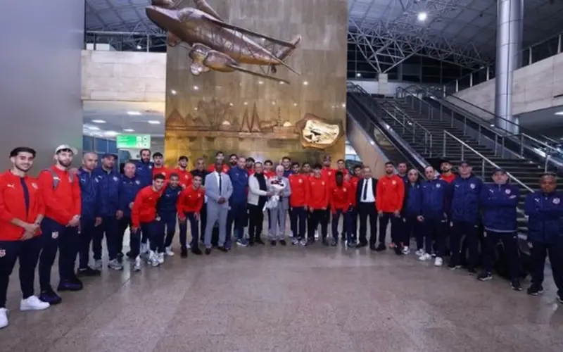 شباب بلوزداد يحل بالقاهرة استعدادا للقاء الزمالك في إياب نصف نهائي الكونفدرالية